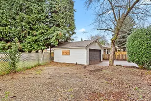 8635 NE Skidmore St, Portland, OR 97220 - Photo 33