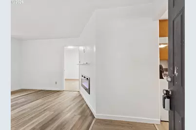 8635 NE Skidmore St, Portland, OR 97220 - Photo 7