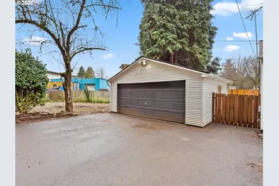 8635 NE Skidmore St, Portland, OR 97220 - Photo 3