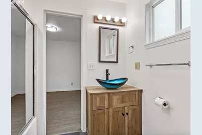 8635 NE Skidmore St, Portland, OR 97220 - Photo 23