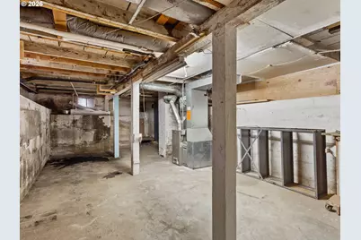 8635 NE Skidmore St, Portland, OR 97220 - Photo 29