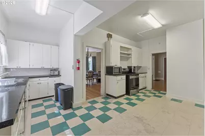 2124 NE 9th Ave, Portland, OR 97212 - Photo 11