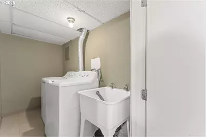 2124 NE 9th Ave, Portland, OR 97212 - Photo 23