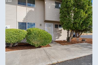 316 Klickitat St #1, Umatilla, OR 97882 - Photo 1