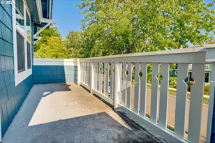 6441 NE Rosebay Dr, Hillsboro, OR 97124 - Photo 35