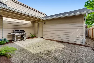 6441 NE Rosebay Dr, Hillsboro, OR 97124 - Photo 39