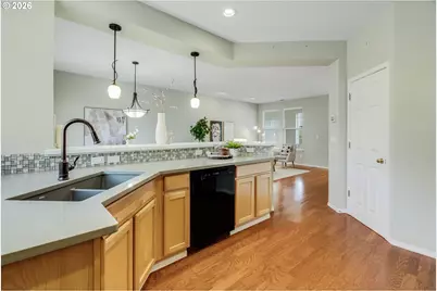 6441 NE Rosebay Dr, Hillsboro, OR 97124 - Photo 9