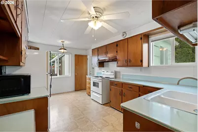485 S 46th St, Springfield, OR 97478 - Photo 21