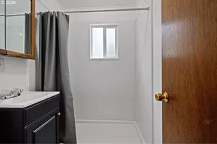 485 S 46th St, Springfield, OR 97478 - Photo 13
