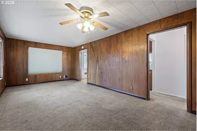 485 S 46th St, Springfield, OR 97478 - Photo 7