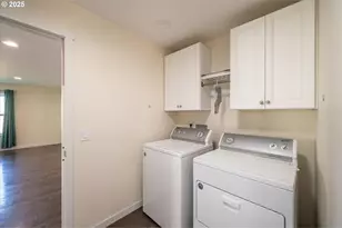 937 Carter St SW, Bandon, OR 97411 - Photo 33