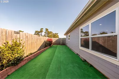 937 Carter St SW, Bandon, OR 97411 - Photo 43