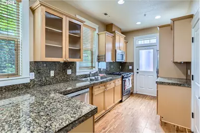 343 NE Bryant St, Portland, OR 97211 - Photo 11