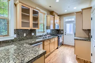 343 NE Bryant St, Portland, OR 97211 - Photo 11