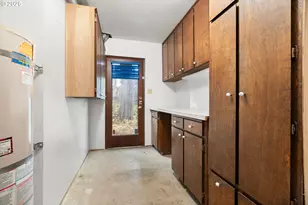 9411 SW 62nd Dr, Portland, OR 97219 - Photo 39