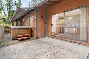 9411 SW 62nd Dr, Portland, OR 97219 - Photo 41