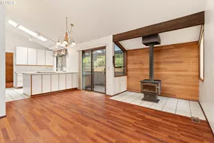 9411 SW 62nd Dr, Portland, OR 97219 - Photo 3