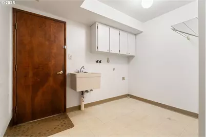 9411 SW 62nd Dr, Portland, OR 97219 - Photo 37