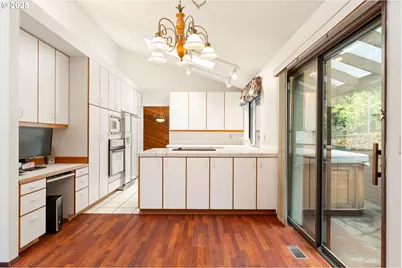 9411 SW 62nd Dr, Portland, OR 97219 - Photo 19