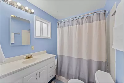 2668 SW Hume Ct, Portland, OR 97219 - Photo 15