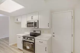 11940 SW King James Pl, King City, OR 97224 - Photo 13