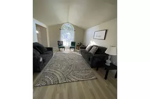 4493 Glacier St, Springfield, OR 97478 - Photo 3