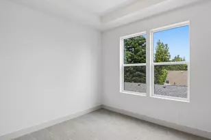 4060 SE Long St, Portland, OR 97202 - Photo 9
