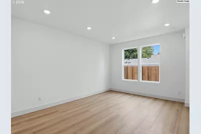 4060 SE Long St, Portland, OR 97202 - Photo 3