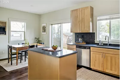 4557 NE Going St, Portland, OR 97218 - Photo 7