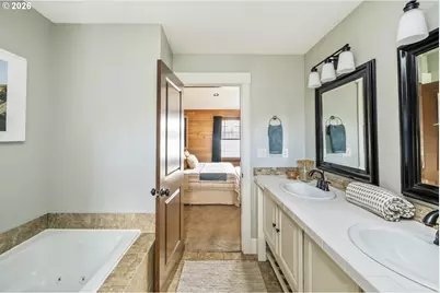 4557 NE Going St, Portland, OR 97218 - Photo 17