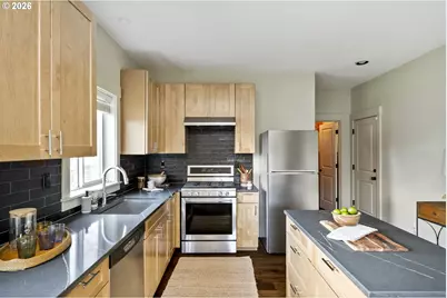 4557 NE Going St, Portland, OR 97218 - Photo 9