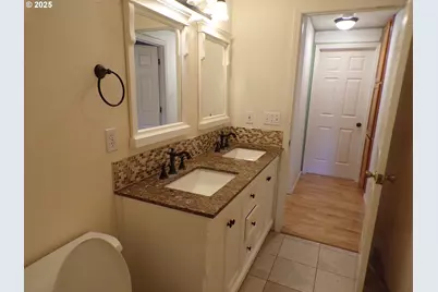 1835 Wakefield Ct, Salem, OR 97304 - Photo 9