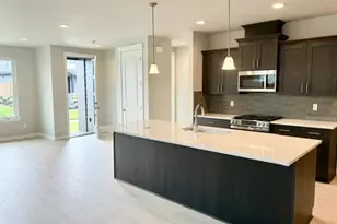 8560 SE Bobcat Ln, Hillsboro, OR 97123 - Photo 3