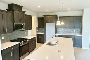 8560 SE Bobcat Ln, Hillsboro, OR 97123 - Photo 3