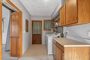 2418 N Crater Ln, Newberg, OR 97132 - Photo 17