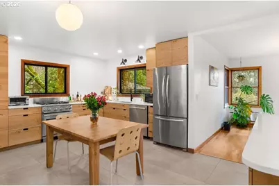 8820 SW 21st Ave, Portland, OR 97219 - Photo 9