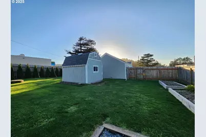 928 Oregon St, Port Orford, OR 97465 - Photo 7