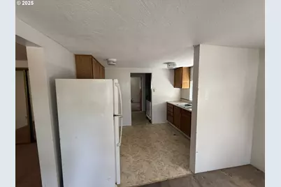 410 Birch St, Drain, OR 97435 - Photo 5