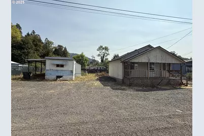 410 Birch St, Drain, OR 97435 - Photo 1