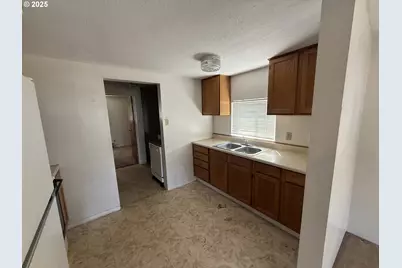 410 Birch St, Drain, OR 97435 - Photo 7