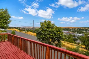 916 SW Isaac Ave, Pendleton, OR 97801 - Photo 17