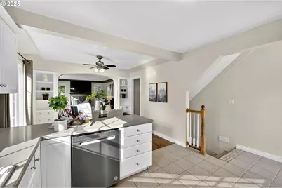 318 NE 9th Ave, Canby, OR 97013 - Photo 17