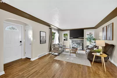 318 NE 9th Ave, Canby, OR 97013 - Photo 7