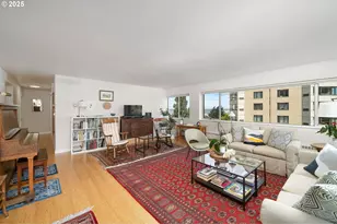 2323 SW Park Pl, Portland, OR 97205 - Photo 9