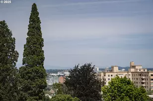 2323 SW Park Pl, Portland, OR 97205 - Photo 37