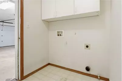 945 NE Lija Loop, Portland, OR 97211 - Photo 27