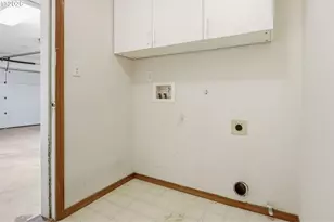 945 NE Lija Loop, Portland, OR 97211 - Photo 27