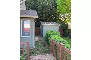 945 NE Lija Loop, Portland, OR 97211 - Photo 19