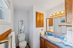 1001 W Park Roadway, Coos Bay, OR 97420 - Photo 15