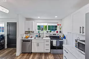 1001 W Park Roadway, Coos Bay, OR 97420 - Photo 27